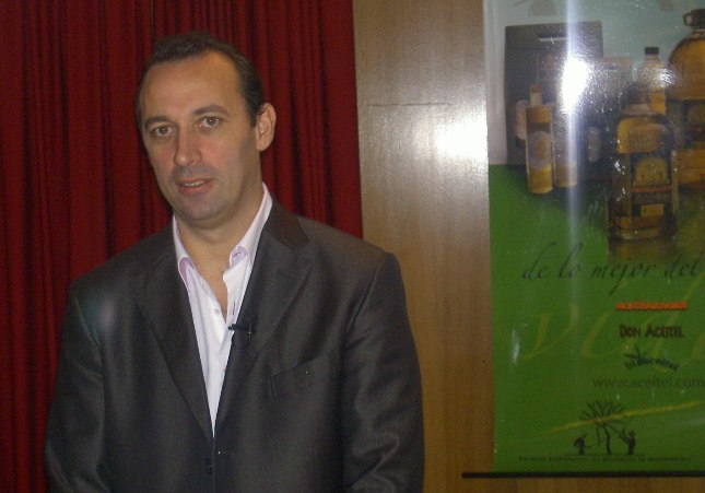 44 JUAN CARLOS MEDINA