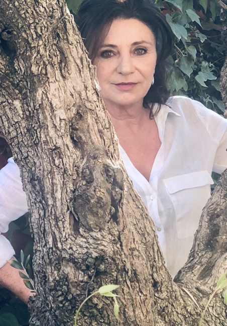 42 ISABEL OLIVALVERDE